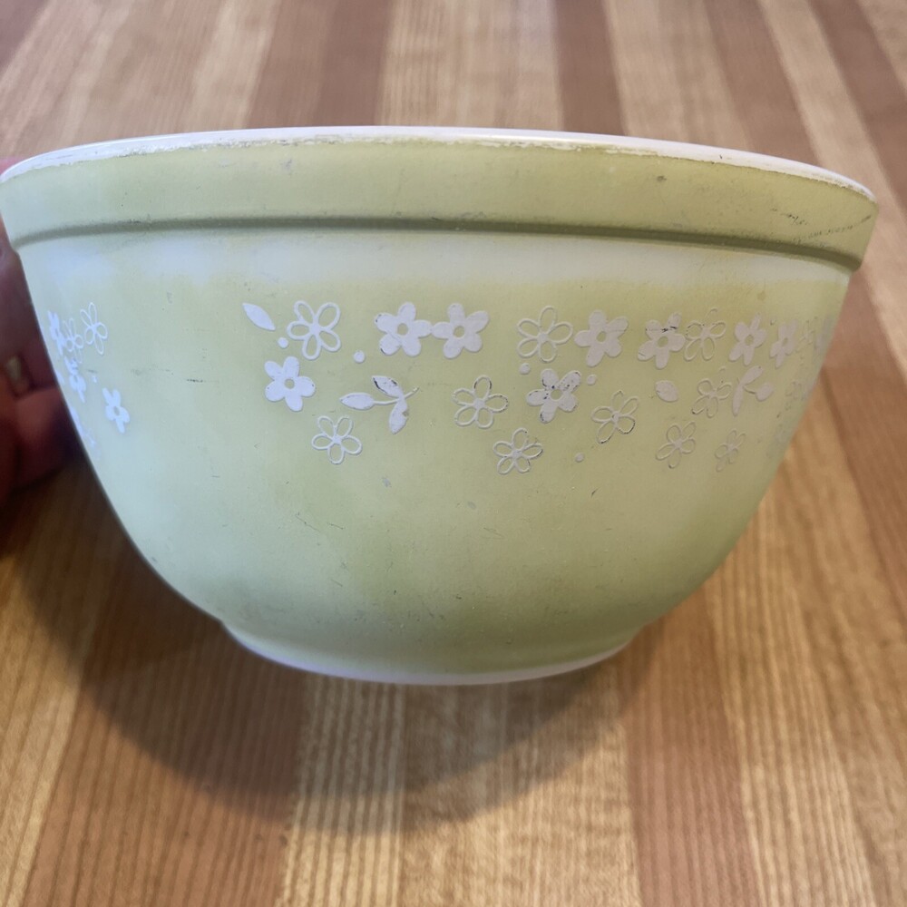 Pyrex Corning USA - Yellow With Flowers 1.5 L 402 Bowl
